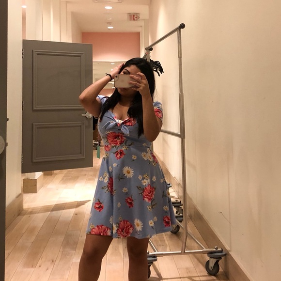 Off the shoulder dress - Picture 2 of 3